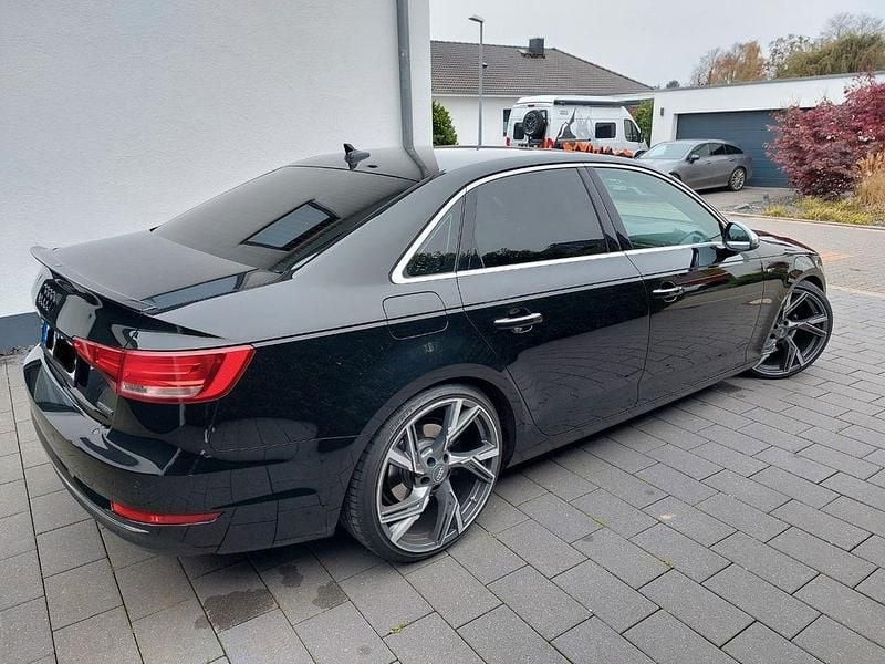 Gebraucht Audi A4 Ambiente 218 PS (160 kW) 2017 Schwarz Limousine