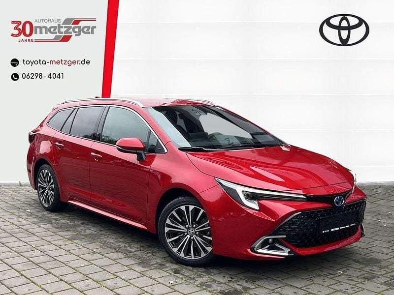 Neu Toyota Corolla 178 PS (130 kW) 2025 Rot Kombi