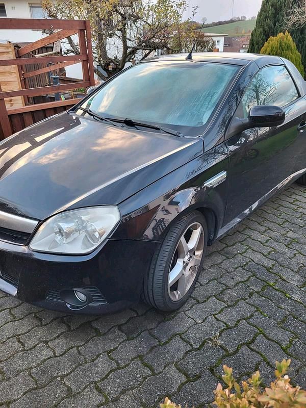 Schwarz Gebraucht 2005 Opel Tigra Cabrio | 650 € (Superpreis) - Bild 1/4