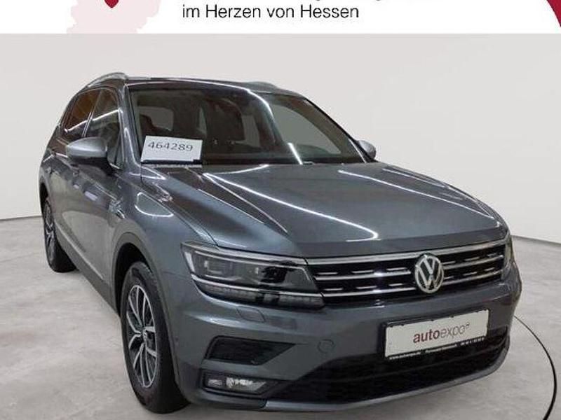 Grau Gebraucht 2018 VW Tiguan Allspace Comfortline SUV | 26.989 € (Guter Preis) - Bild 1/4
