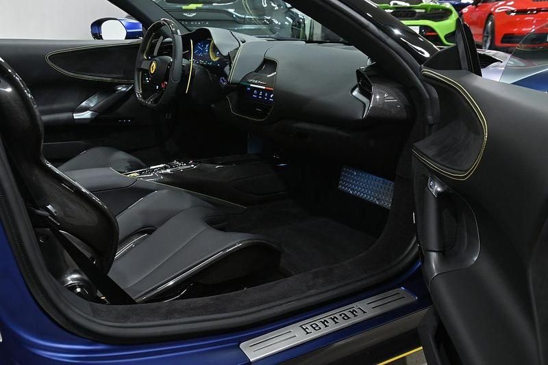 Gebraucht Ferrari SF90 999 PS (734 kW) 2024 Blau Cabrio