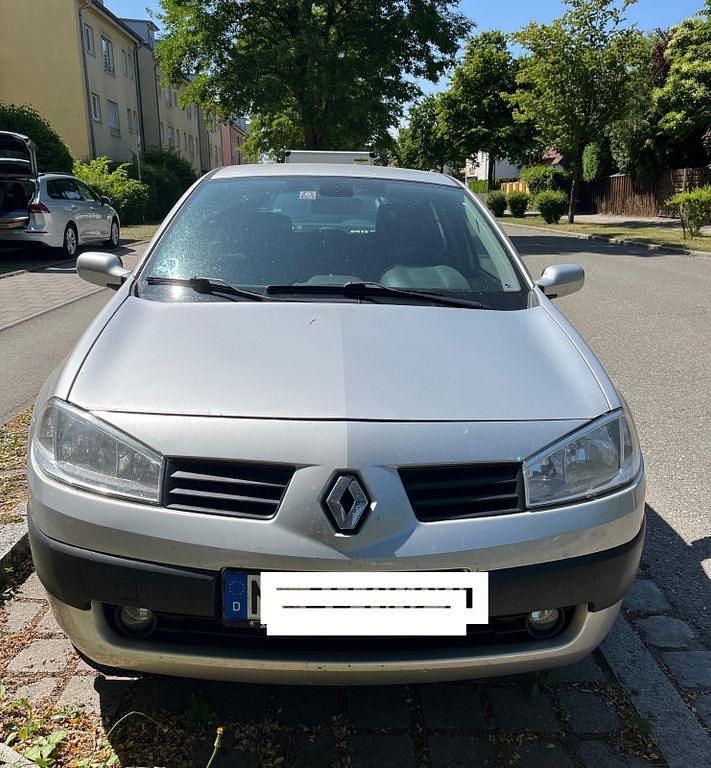 Silber Gebraucht 2006 Renault Mégane II Limousine | 690 € (Superpreis) - Bild 1/4