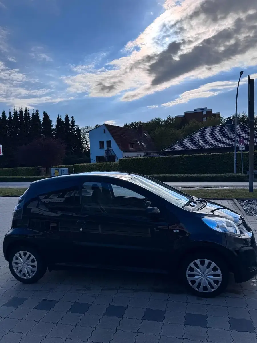 Gebraucht Citroën C1 68 PS (50 kW) 2013 Schwarz Kleinwagen