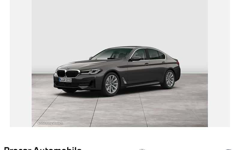 Grau Gebraucht 2023 BMW 520 Sport Line Limousine | 38.790 € (Teuer) - Bild 1/4