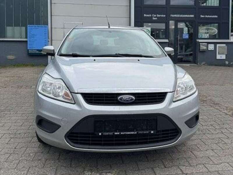 Silber Gebraucht 2010 Ford Focus Kombi | 2.500 € (Fairer Preis) - Bild 1/4