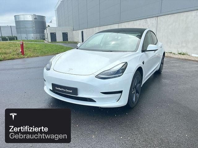 Weiß Gebraucht 2021 Tesla Model 3 Limousine | 23.400 € (Fairer Preis) - Bild 1/4