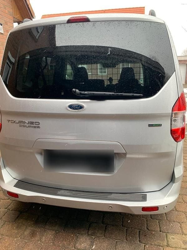 Gebraucht Ford Tourneo Titanium 101 PS (74 kW) 2015 Grau Van / Kleinbus