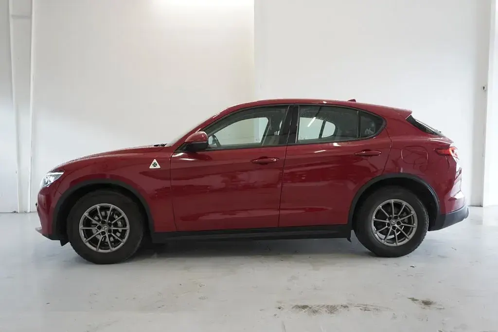 Gebraucht Alfa Romeo Stelvio 179 PS (131 kW) 2018 Rot SUV