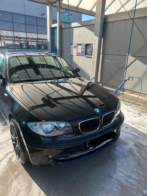 Gebraucht BMW 120 170 PS (125 kW) 2009 Schwarz Kleinwagen