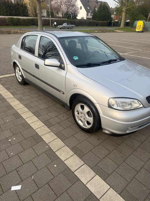 Second-hand Opel Astra 101 CP (74 kW) 2000 Argintiu Berlinǎ
