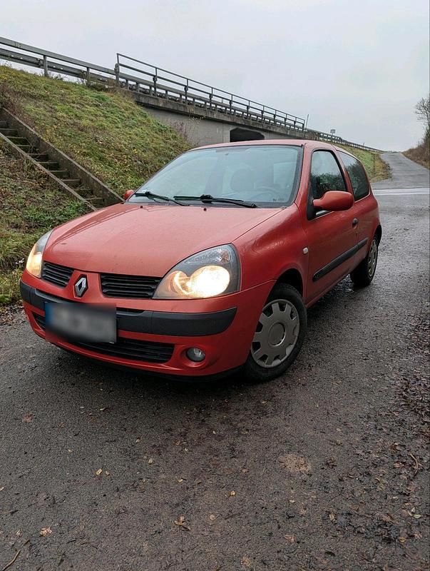 Gebraucht Renault Clio II 98 PS (72 kW) 2005 Orange Kleinwagen