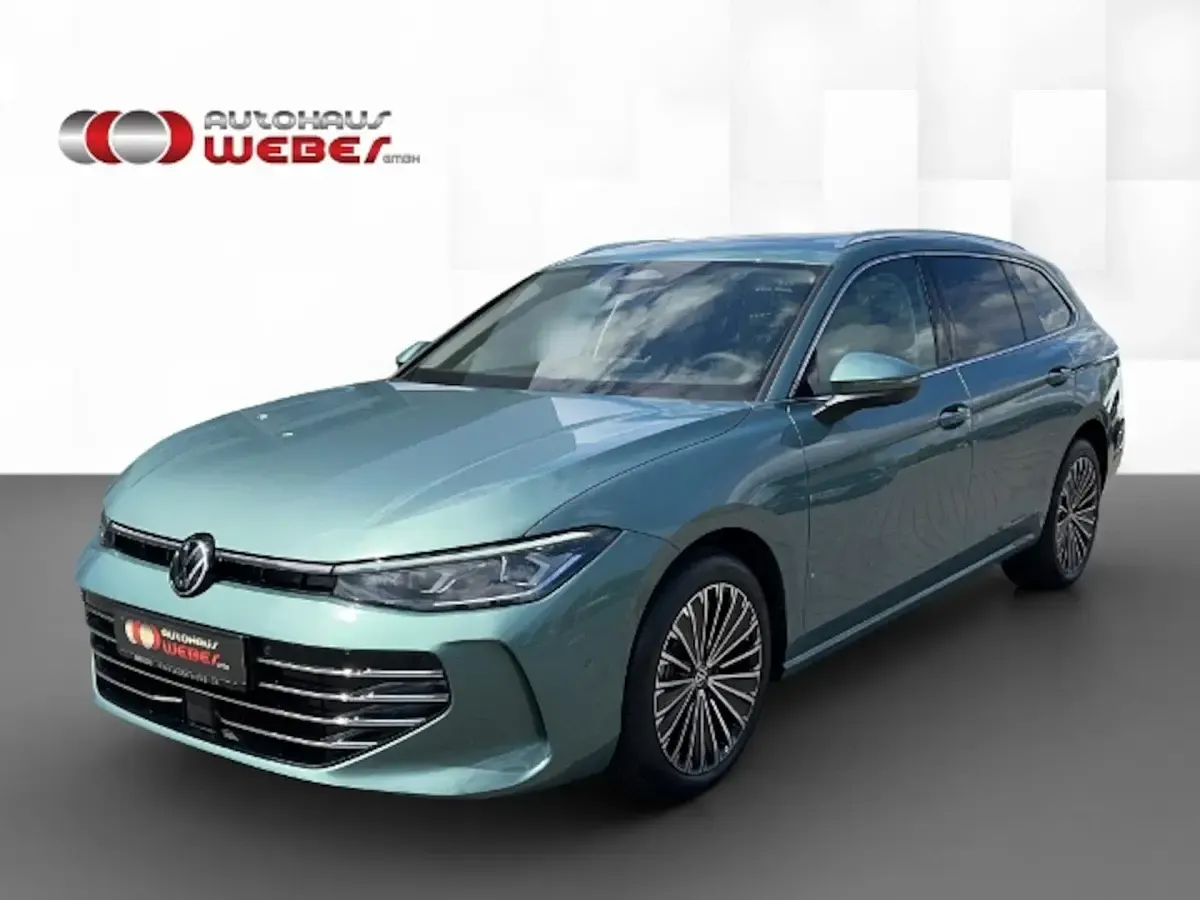 Gebraucht VW Passat Elegance 150 PS (110 kW) 2024 Andere farbe Kombi