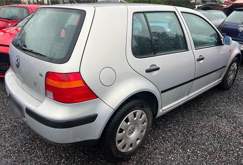 Gebraucht VW Golf IV 1998 Silber Kleinwagen