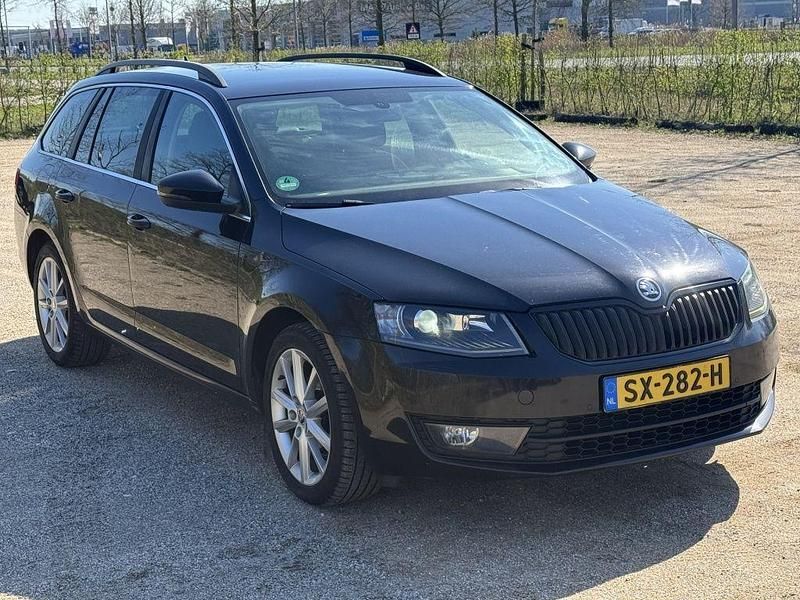 Gebraucht Skoda Octavia Elegance 150 PS (110 kW) 2014 Schwarz Kleinwagen