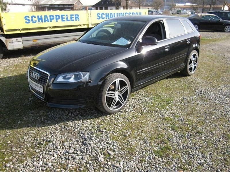 Gebraucht Audi A3 Attraction 125 PS (91 kW) 2009 Brillantschwarz (metallic) Kleinwagen