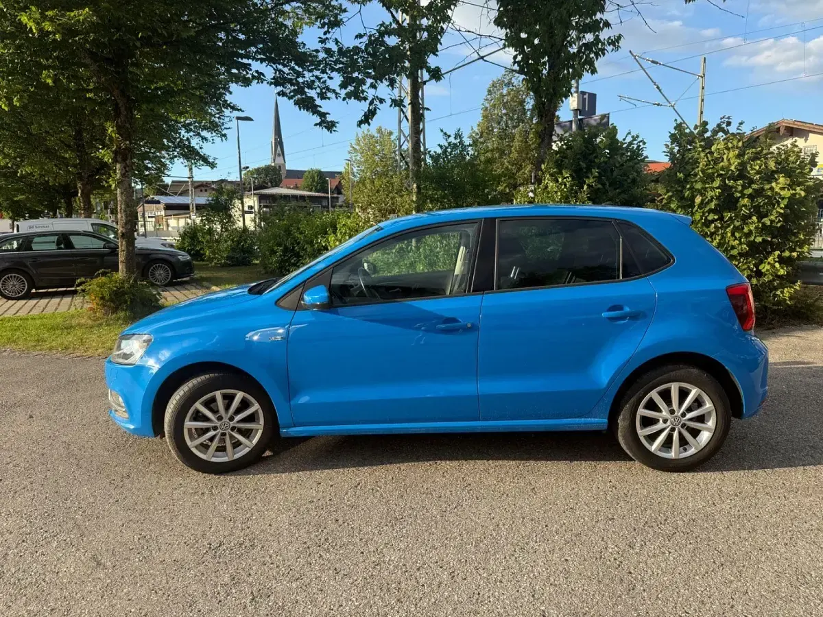 Gebraucht VW Polo Comfortline 75 PS (55 kW) 2015 Blau Limousine