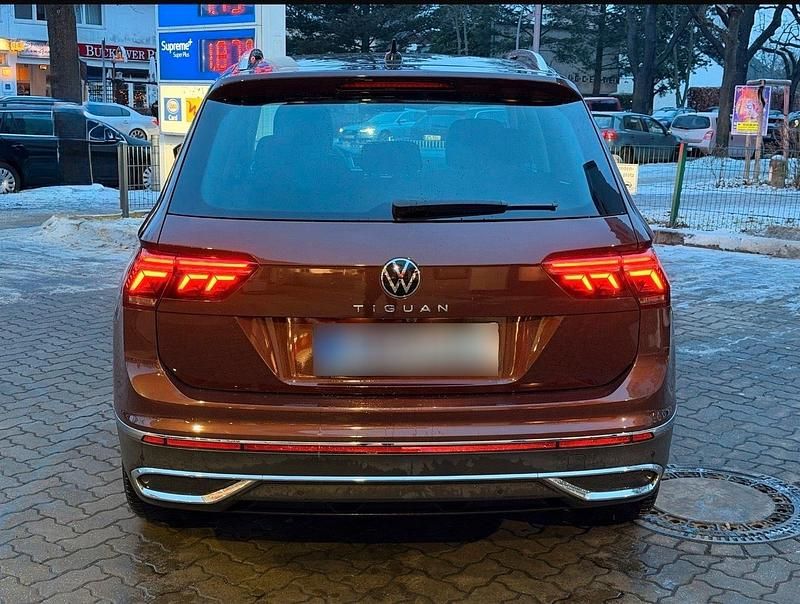Gebraucht VW Tiguan Elegance 150 PS (110 kW) 2022 Braun SUV