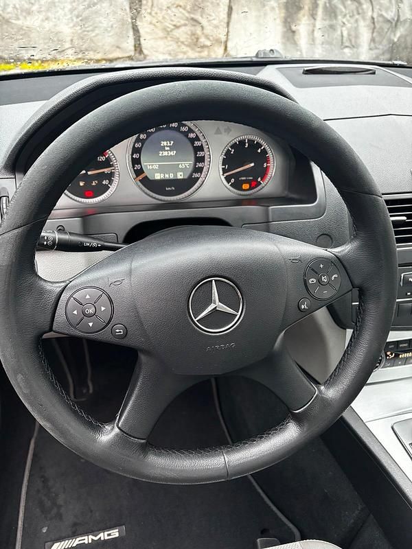 Gebraucht Mercedes C320 230 PS (169 kW) 2007 Schwarz Limousine