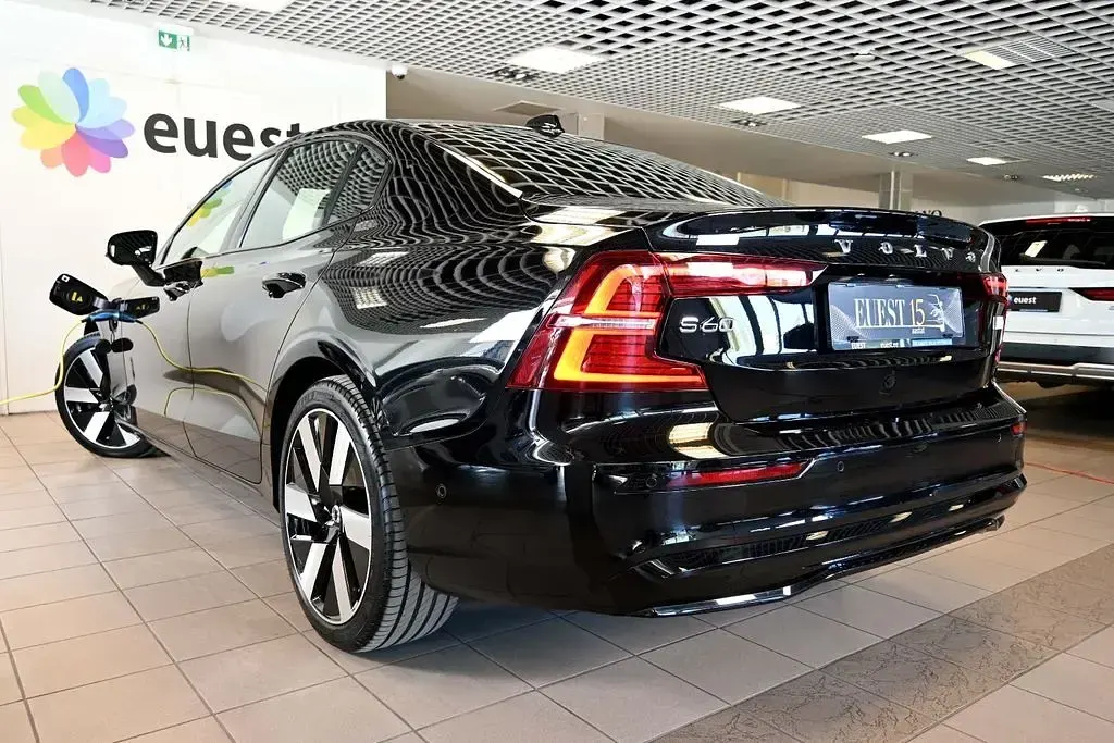Gebraucht Volvo S60 Ultimate 455 PS (334 kW) 2024 Schwarz Limousine