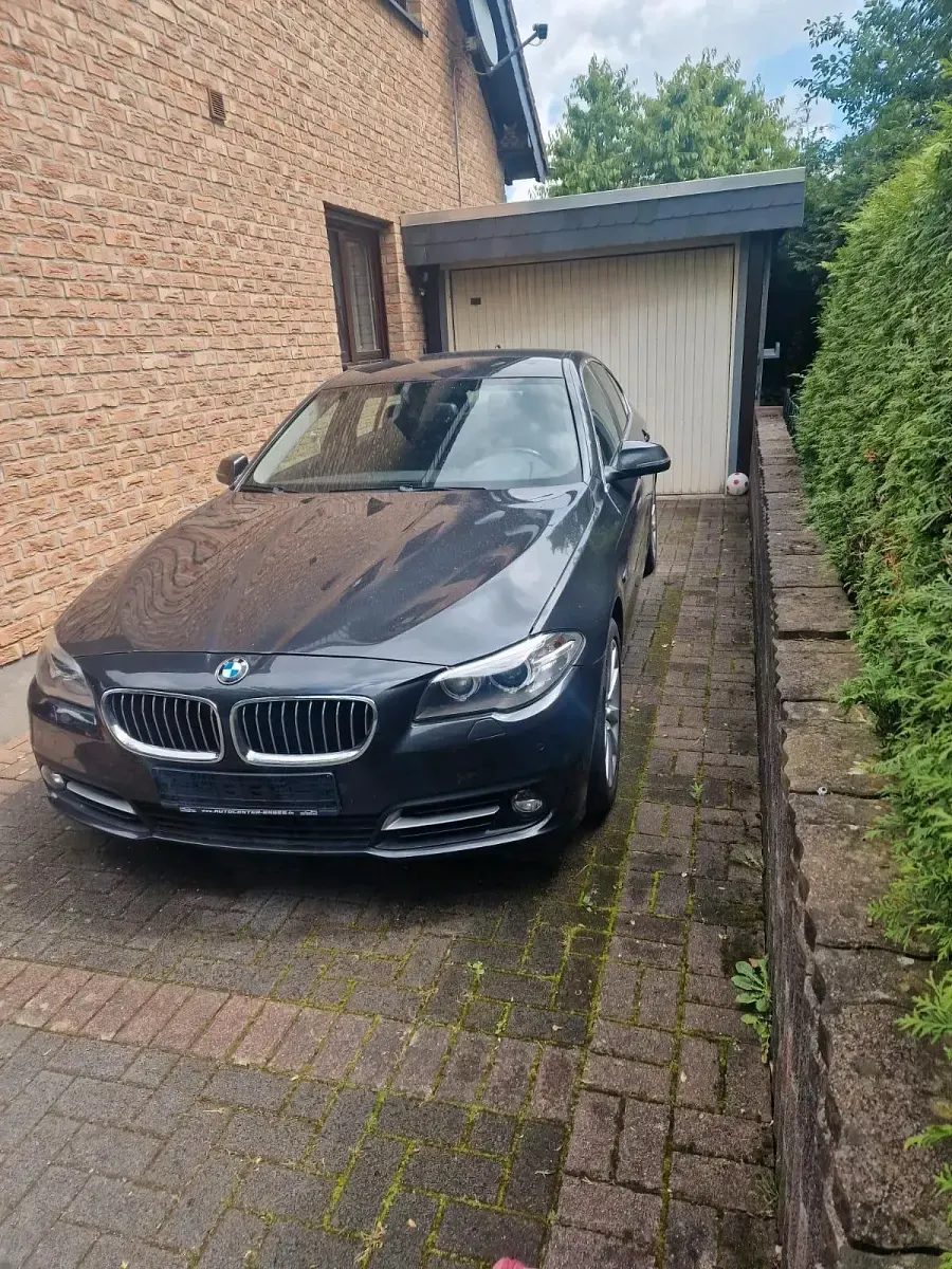 Gebraucht BMW 520 190 PS (139 kW) 2016 Grau Limousine