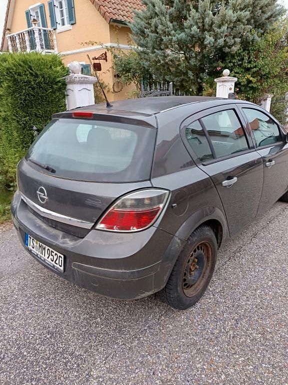 Gebraucht Opel Astra Edition 90 PS (66 kW) 2009 Grau Limousine