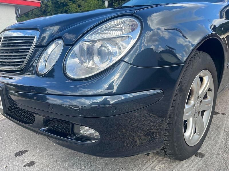 Gebraucht Mercedes E220 150 PS (110 kW) 2005 Schwarz Limousine