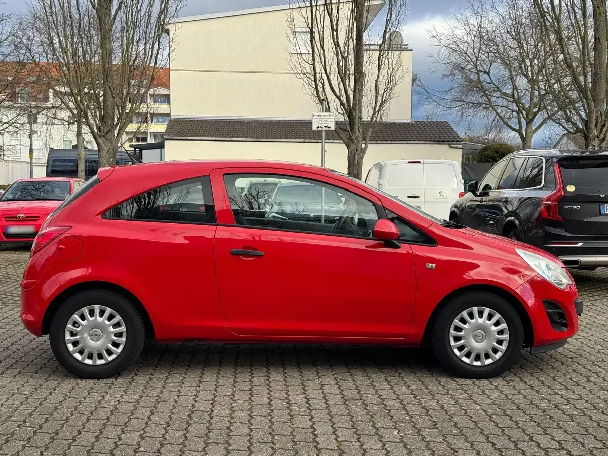 Gebraucht Opel Corsa Color Edition 86 PS (63 kW) 2012 Rot Kleinwagen