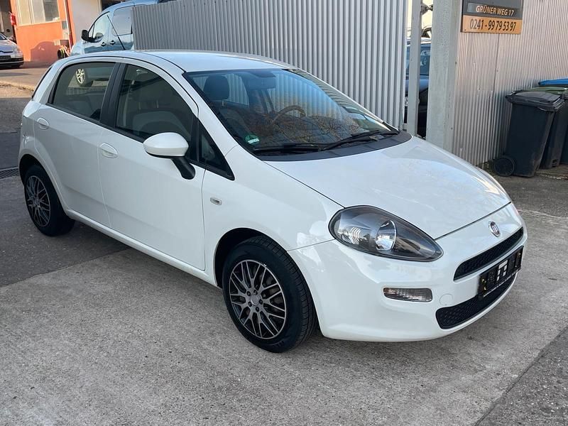 Gebraucht Fiat Punto 69 PS (50 kW) 2013 Weiß Kleinwagen