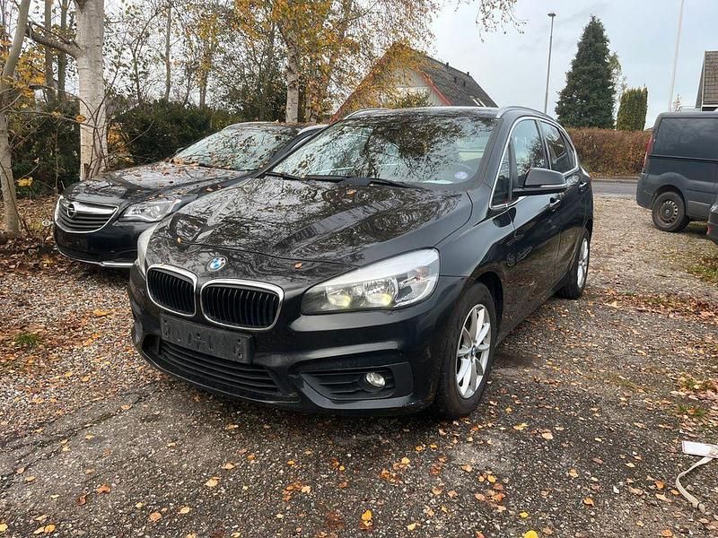 Schwarz Gebraucht 2015 BMW 218 Active Tourer Luxury Line Van / Kleinbus | 5.700 € (Guter Preis) - Bild 1/4
