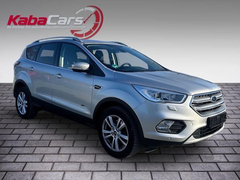 Gebraucht Ford Kuga Titanium 182 PS (133 kW) 2017 Silber SUV