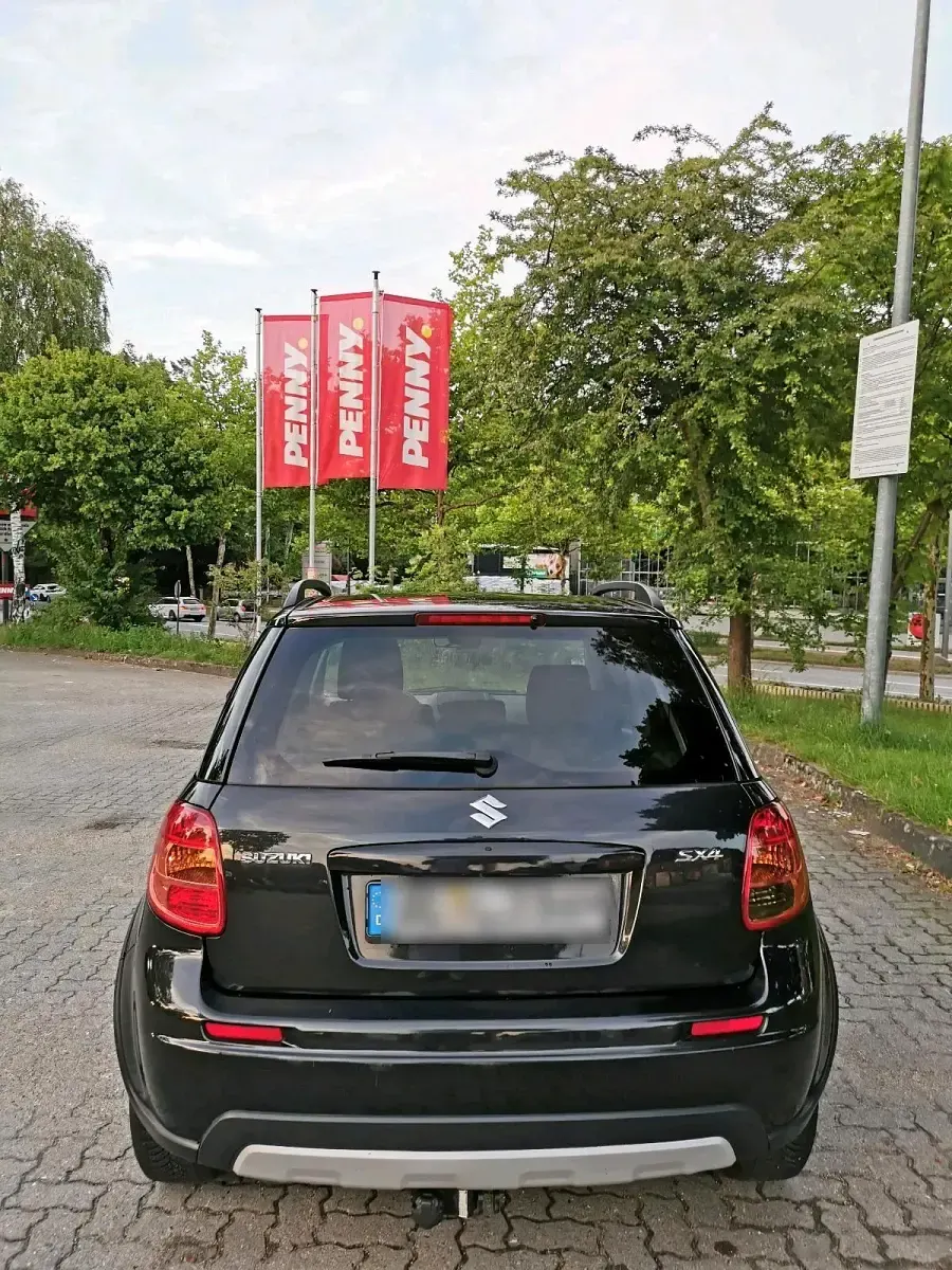 Gebraucht Suzuki SX4 120 PS (88 kW) 2011 Schwarz Limousine