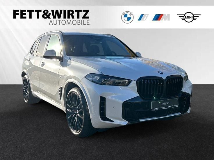 Mineralweiss metallic Neu 2025 BMW X5 M Sport SUV | 107.490 € (Fairer Preis) - Bild 1/3
