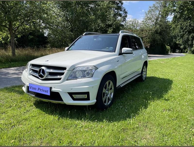 Weiß Gebraucht 2010 Mercedes GLK250 Sport SUV | 10.948 € (Fairer Preis) - Bild 1/4