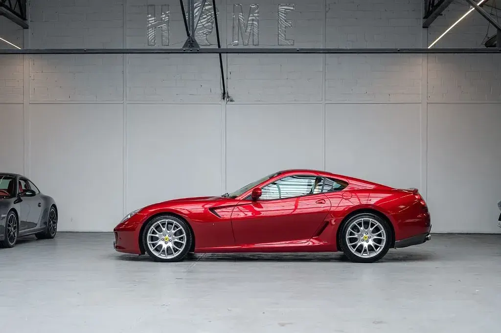 Second-hand Ferrari 599 620 CP (456 kW) 2009 Roșu Coupe