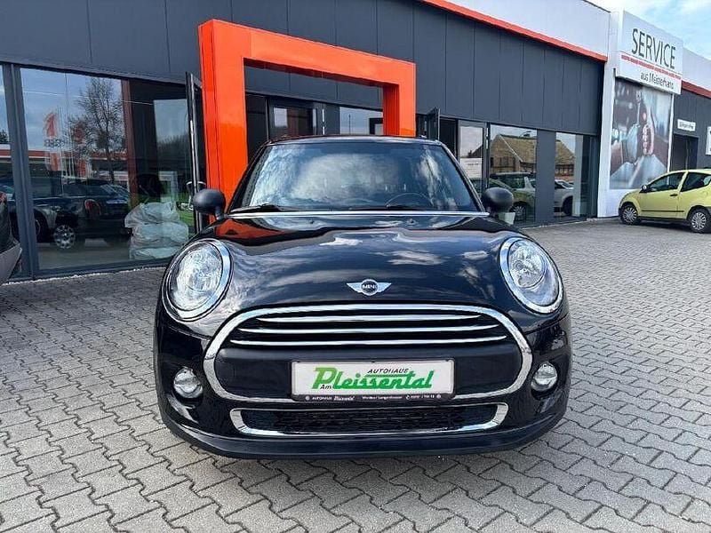 Gebraucht Mini ONE 102 PS (75 kW) 2015 Midnight black metallic Kleinwagen