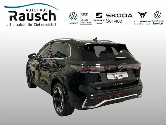 Gebraucht VW Tiguan R-line 150 PS (110 kW) 2025 Schwarz SUV