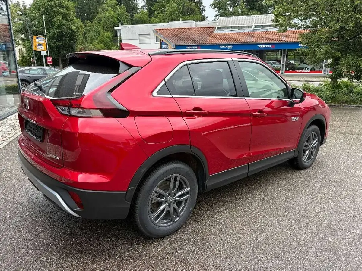 Gebraucht Mitsubishi Eclipse Cross Plus 188 PS (138 kW) 2021 Dynamikrot SUV