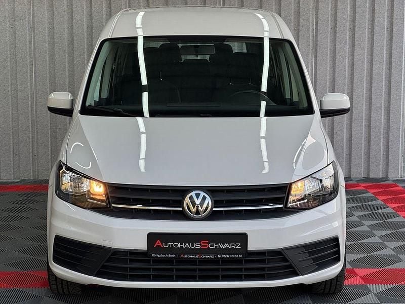 Second-hand VW Caddy Maxi 131 CP (96 kW) 2019 Alb Monovolum