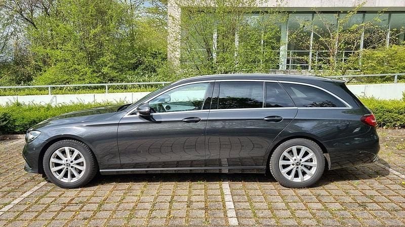Gebraucht Mercedes E200 160 PS (117 kW) 2023 Grau Kombi