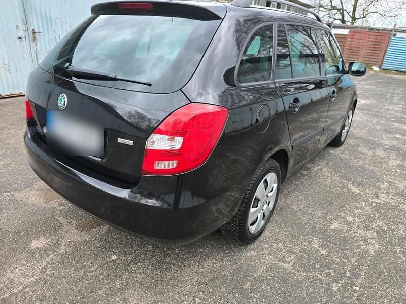 Gebraucht Skoda Fabia 75 PS (55 kW) 2015 Schwarz Kombi