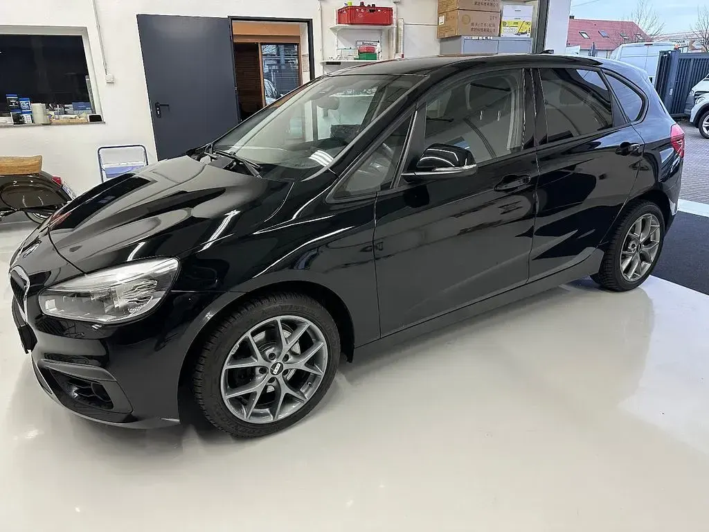 Gebraucht BMW 216 Active Tourer Sport Line 116 PS (85 kW) 2015 Schwarz Van / Kleinbus