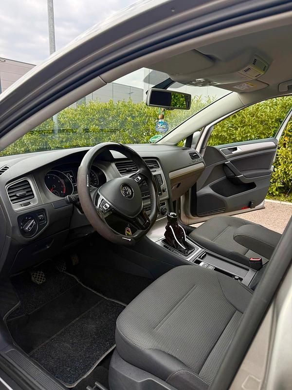 Gebraucht VW Golf VII 110 PS (80 kW) 2015 Silber Limousine