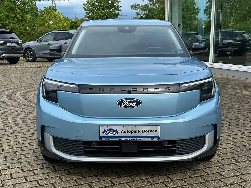 Käytetty Ford Explorer Extended Range 250 kW (340 HP) 2025 Sininen Katumaasturi