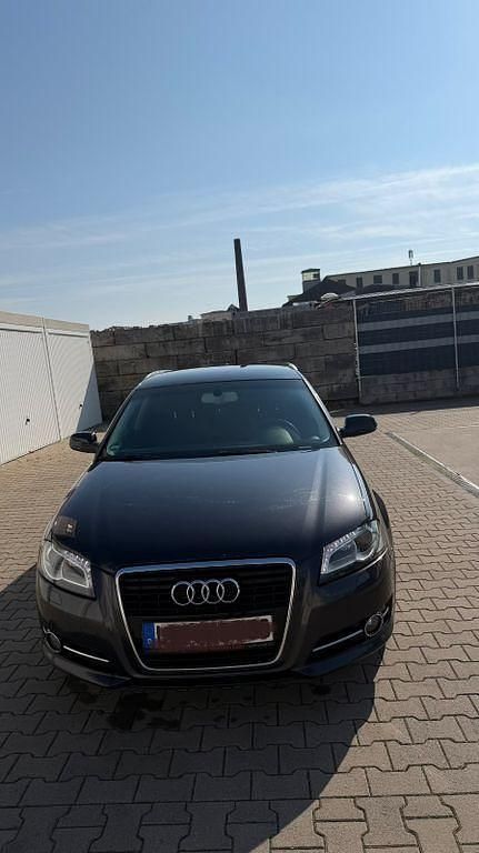 Gebraucht Audi A3 Ambiente 140 PS (102 kW) 2011 Schwarz Kleinwagen