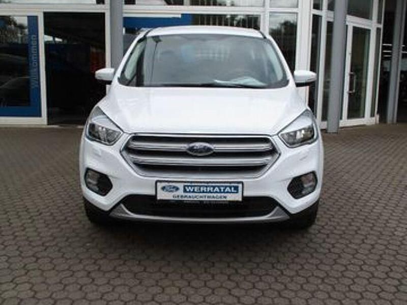 Gebraucht Ford Kuga Trend 120 PS (88 kW) 2019 Frozen white SUV