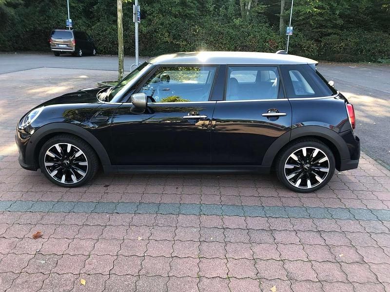 Gebraucht Mini Cooper Classic 136 PS (100 kW) 2021 Blau Kleinwagen