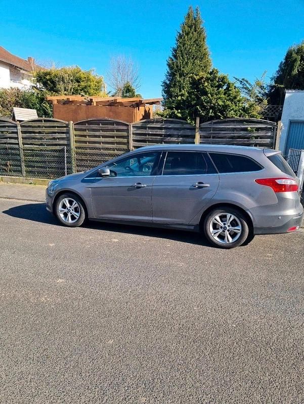 Gebraucht Ford Focus Titanium 116 PS (85 kW) 2012 Andere farben Kombi