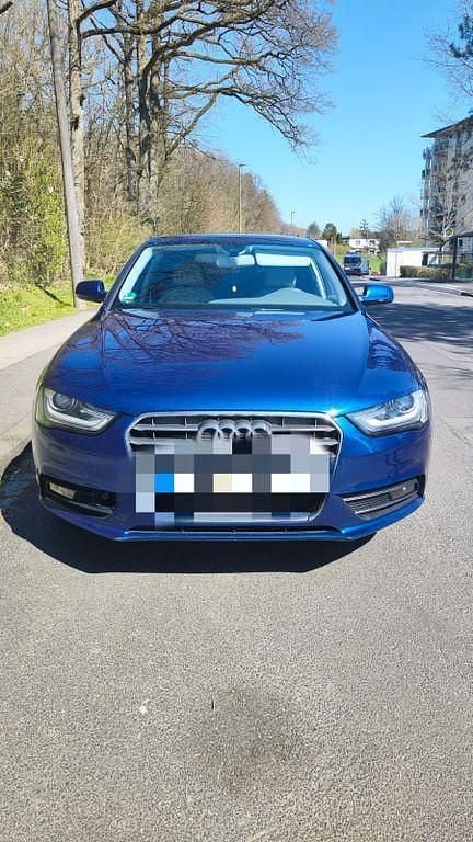 Gebraucht Audi A4 Ambiente 170 PS (125 kW) 2013 Blau Limousine