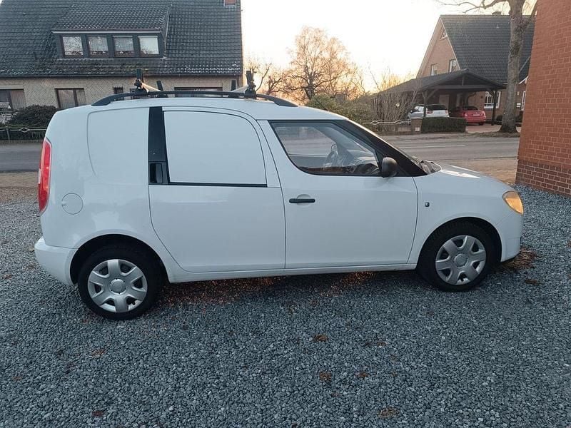 Gebraucht Skoda Roomster 69 PS (50 kW) 2007 Weiß Van / Kleinbus