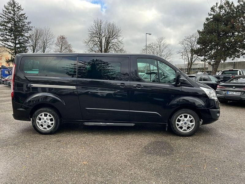 Schwarz Gebraucht 2014 Ford Tourneo Custom Titanium Van | 13.900 € (Etwas zu teuer) - Bild 1/4